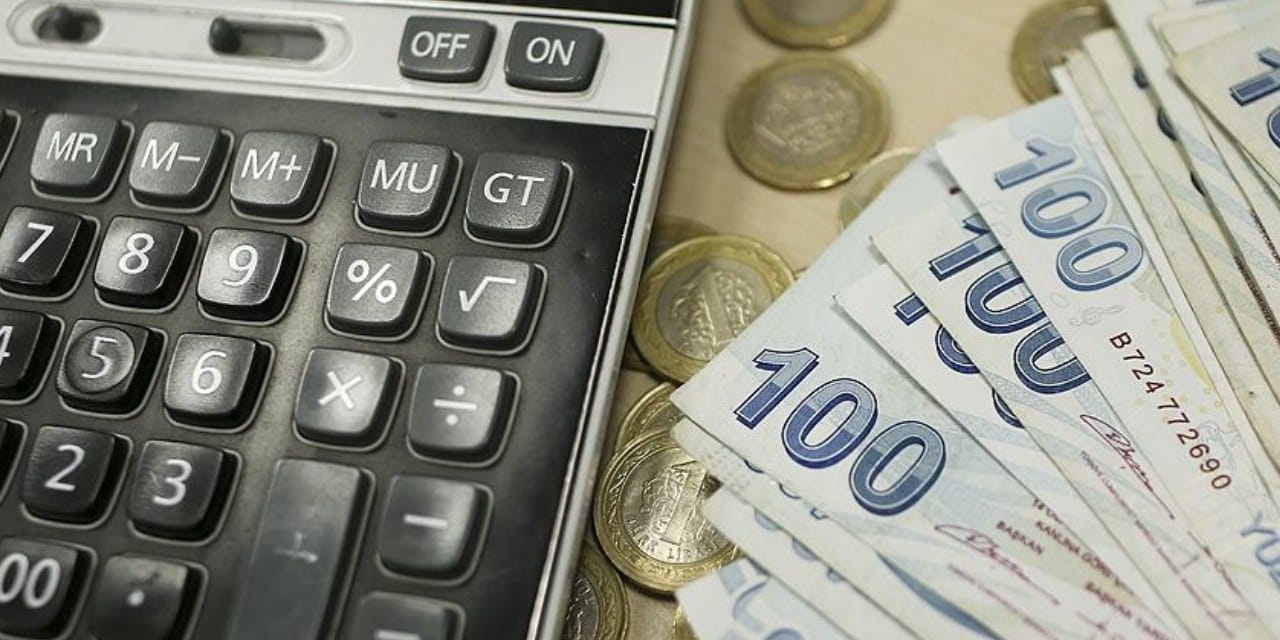 Profesörden asgari ücret tepkisi: Seçim vaadi ya da müjdesi değil doğal bir hak!