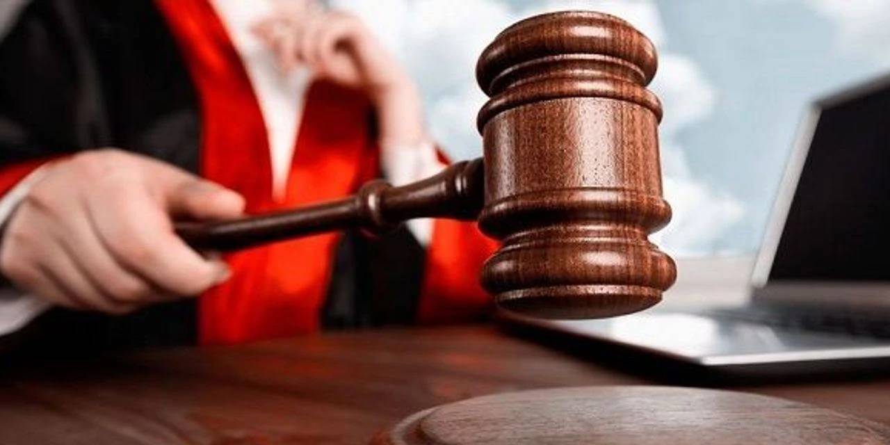 Yargıtay'dan emsal karar: Eşe isimsiz çiçek göndererek "denemek" kusur sayıldı