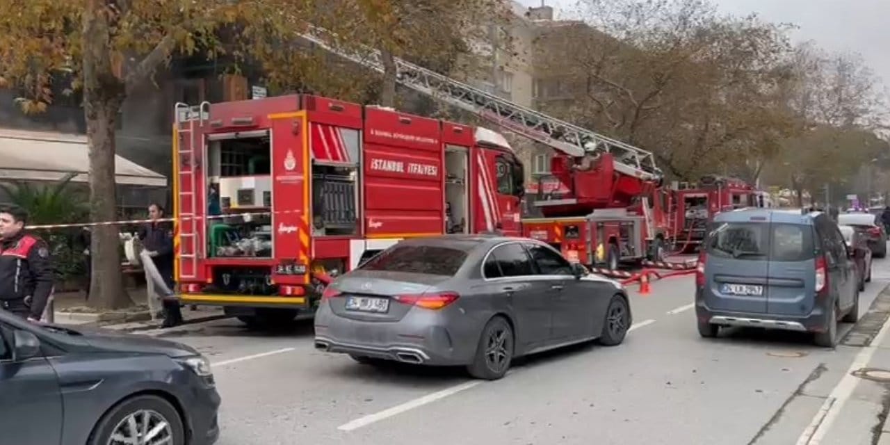 Son Dakika | Bağdat Caddesi trafiğe kapatıldı! İtfaiye ekipleri peş peşe sevk edildi
