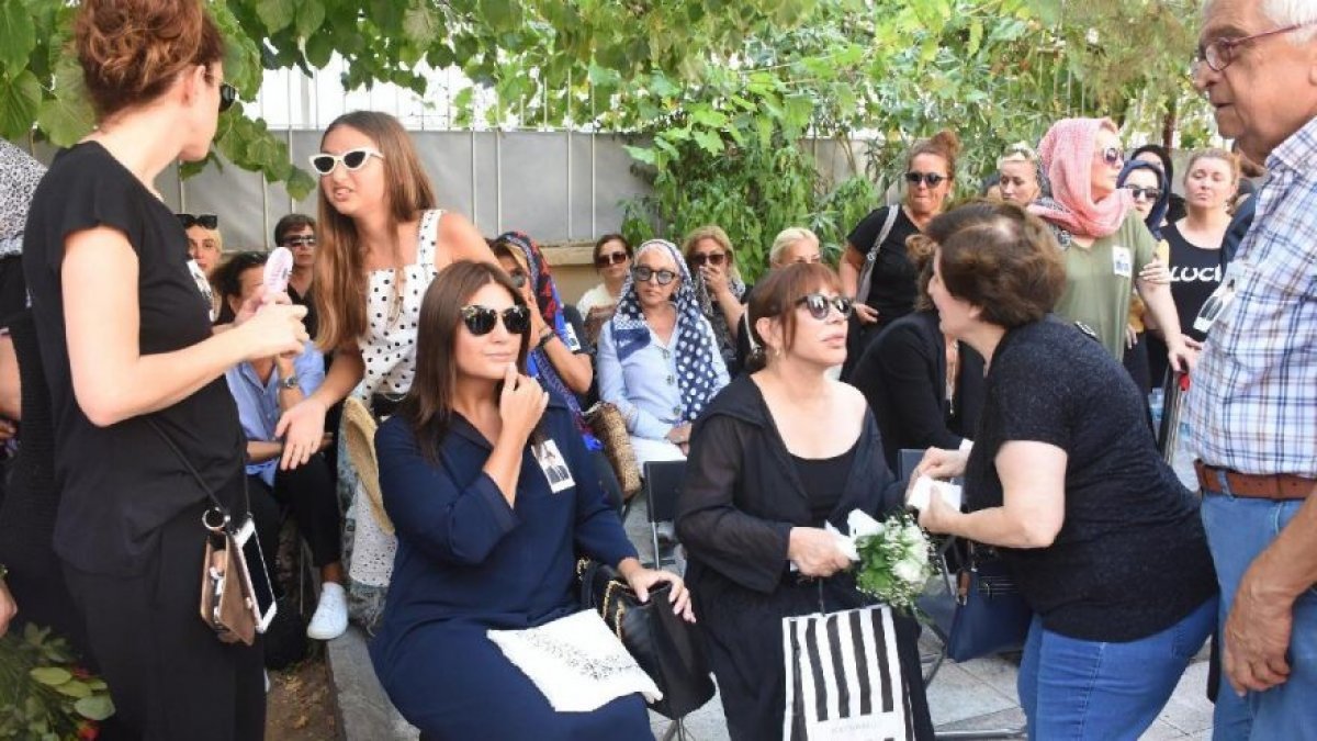 Sezen Aksu’nun babası toprağa verildi! Dostları yalnız bırakmadı...