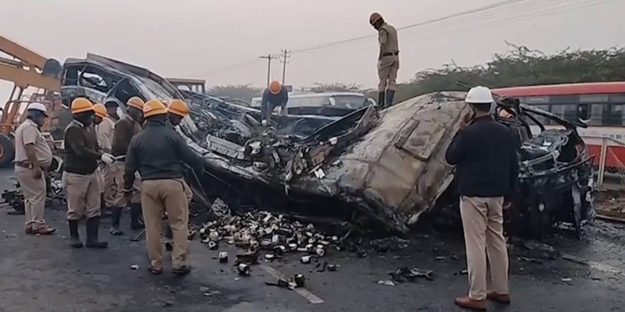 Korkunç kazada 9 kişi hayatını kaybetti: 21 yaralı