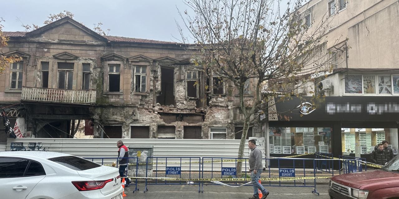 115 yıllık tarihi handan parçalar koptu: Çökme riski var