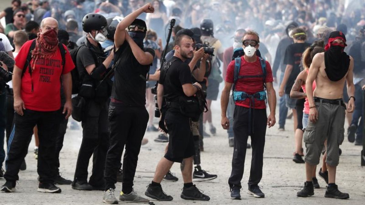 Fransa'da G7 protestoları: Polis ve eylemciler arasında çatışma çıktı