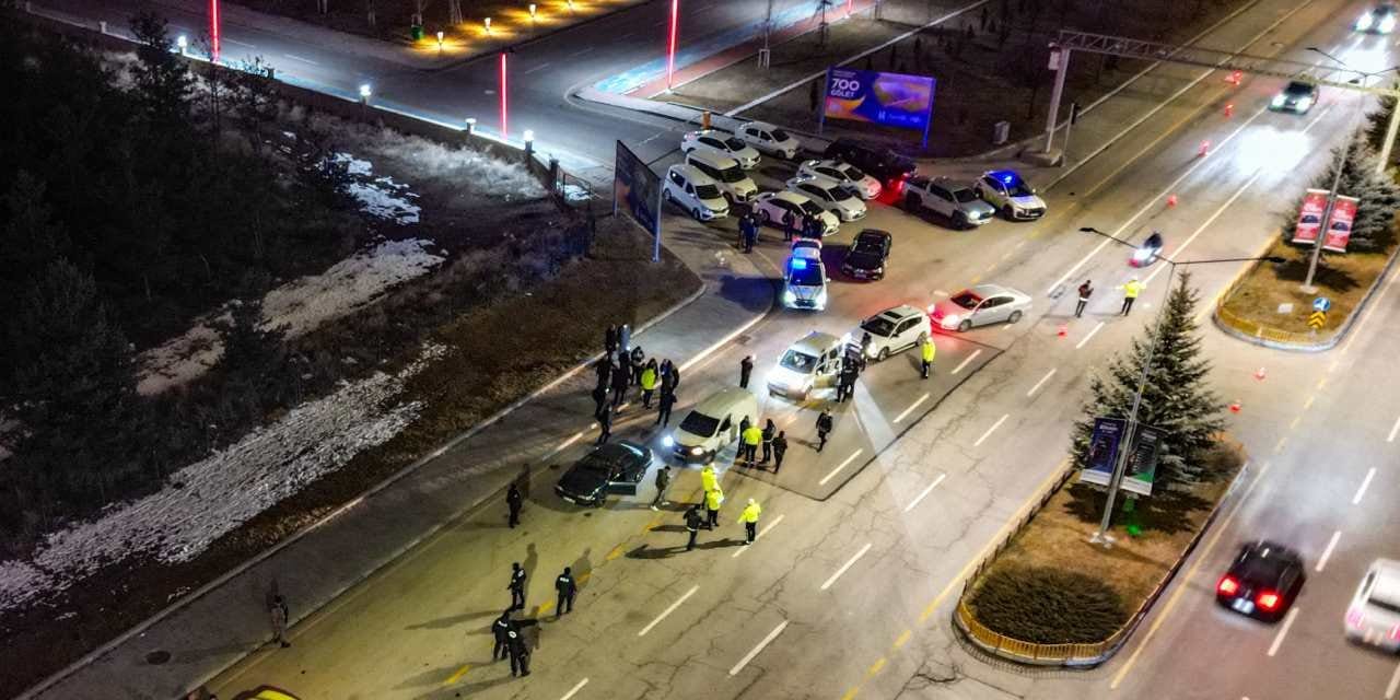 Kış turizminin merkezinde polis yılbaşı denetimine çıktı