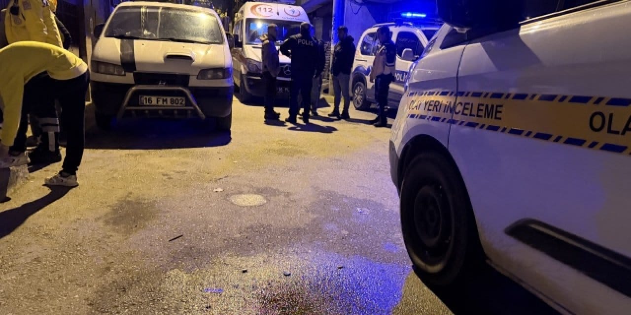 Bursa'da oğlu tarafından bıçaklanan baba yaşam savaşı veriyor