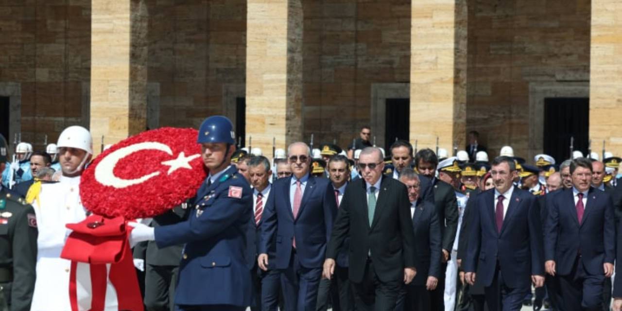 Anıtkabir'deki Erdoğan sloganlarına MSB'den açıklama