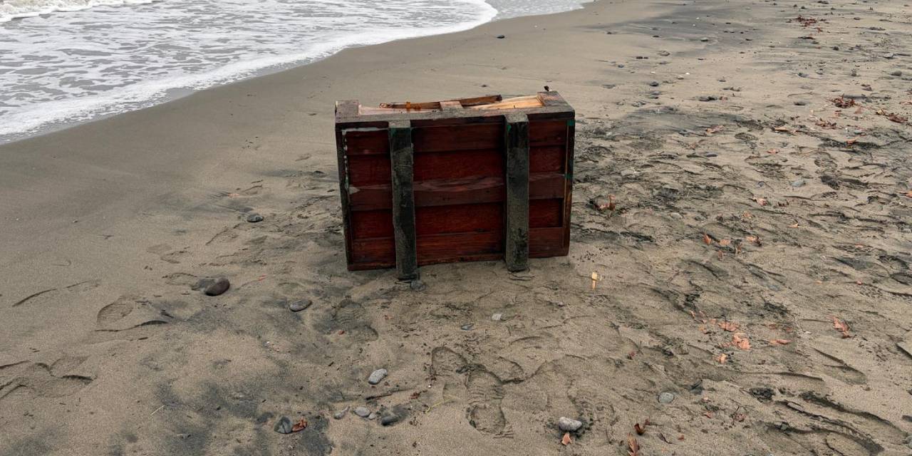Samsun sahilinde esrarengiz sandık! Üzerinde Rusça yazılar var