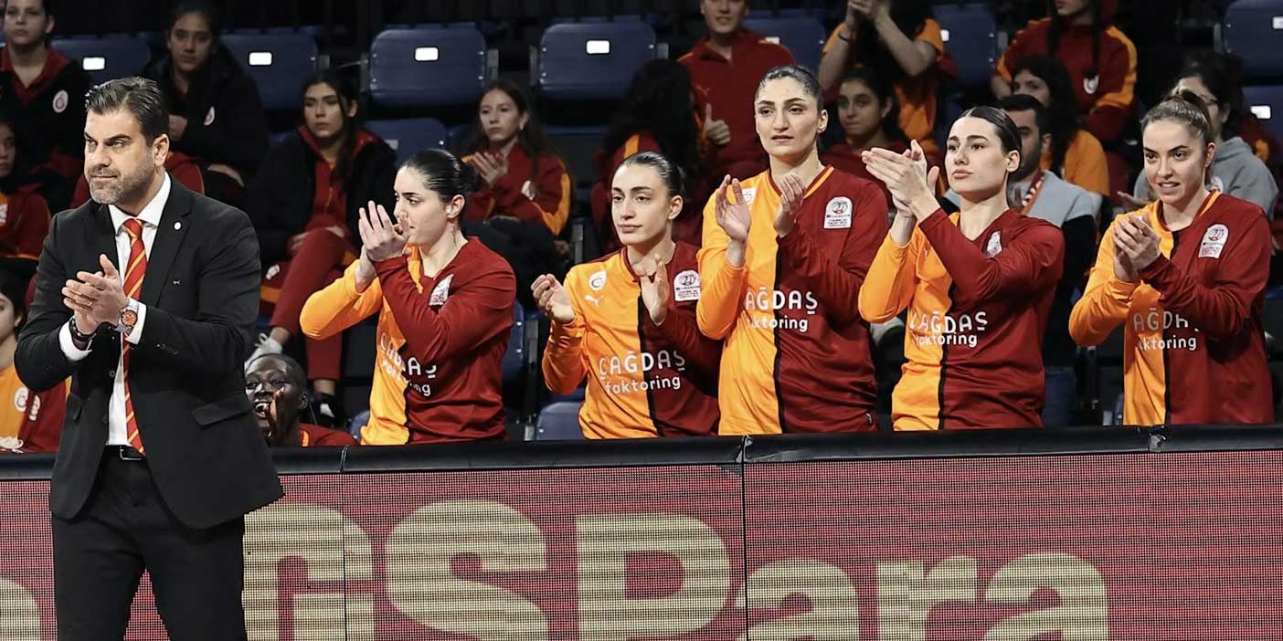 Galatasaray derbide Beşiktaş'a 11 sayı fark attı