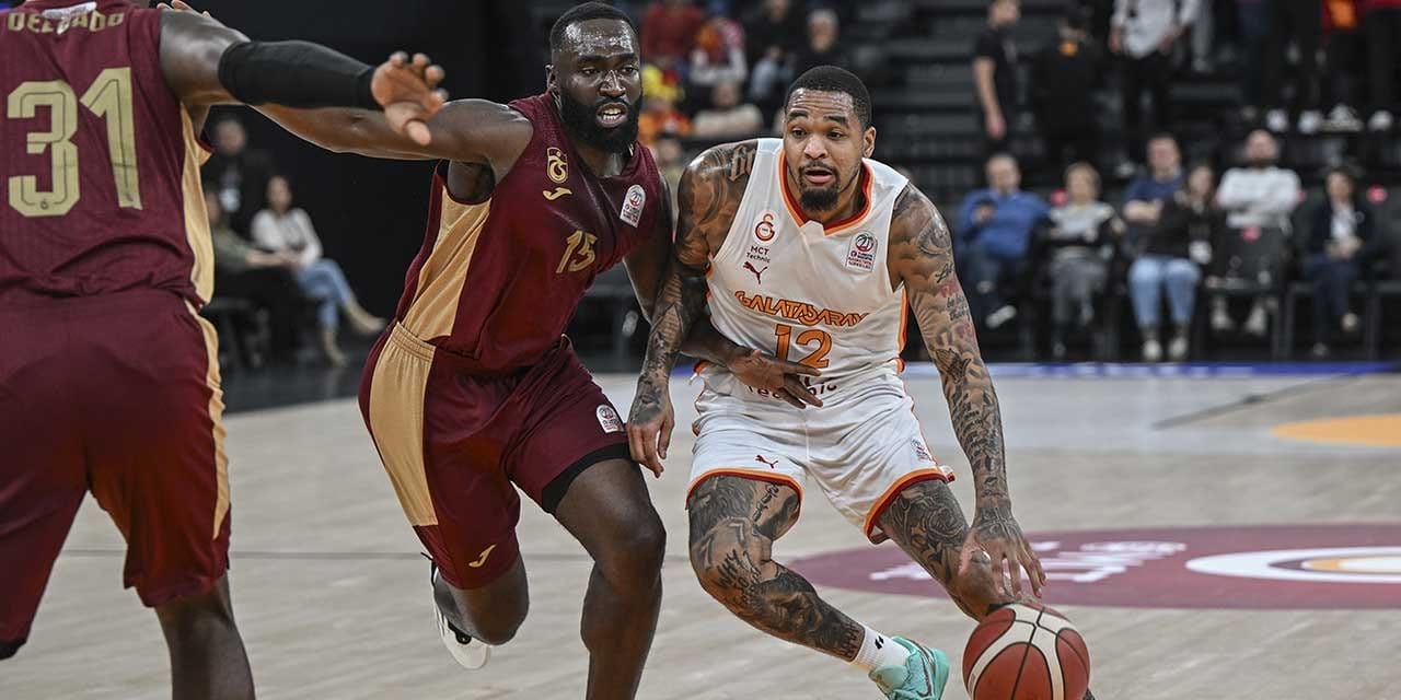 Trabzonspor Galatasaray'a 12 sayı fark attı