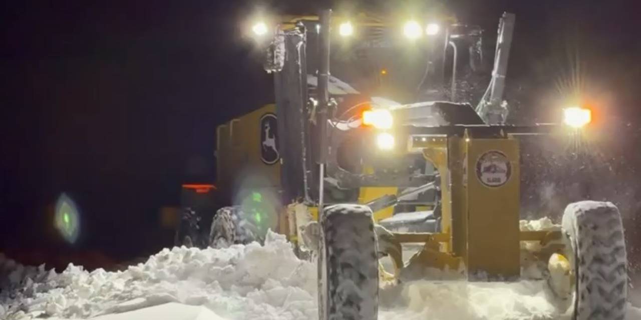 Elazığ’da 108 köy yolu kara teslim oldu!