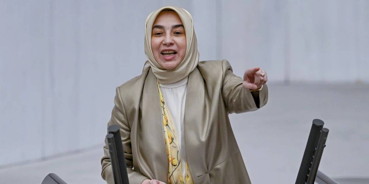 Mülakatsız işe alımlar için 'Utanmıyoruz, gurur duyuyoruz' demişti: Özlem Zengin'in kardeşi başhekim olarak atandı