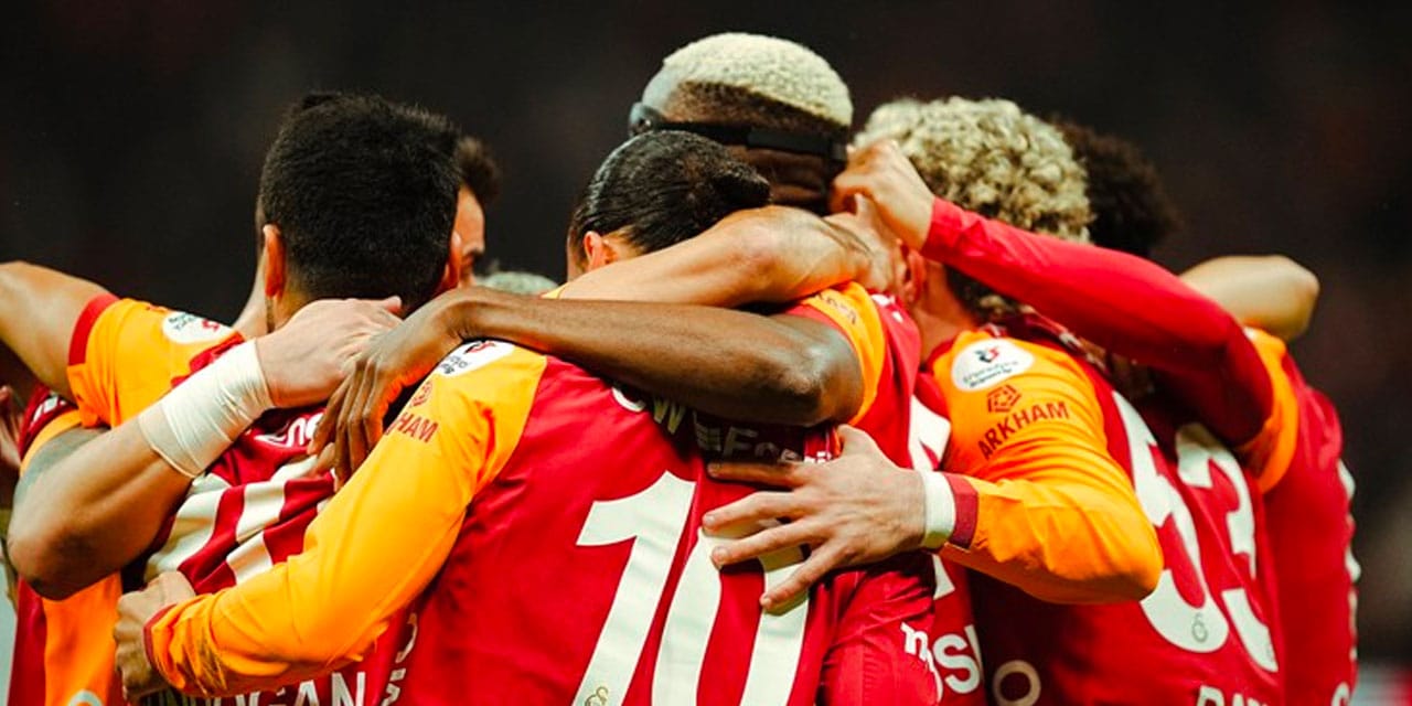 Galatasaray'da Okan Buruk ile görüştü: Ayrılmak için kolaylık istedi