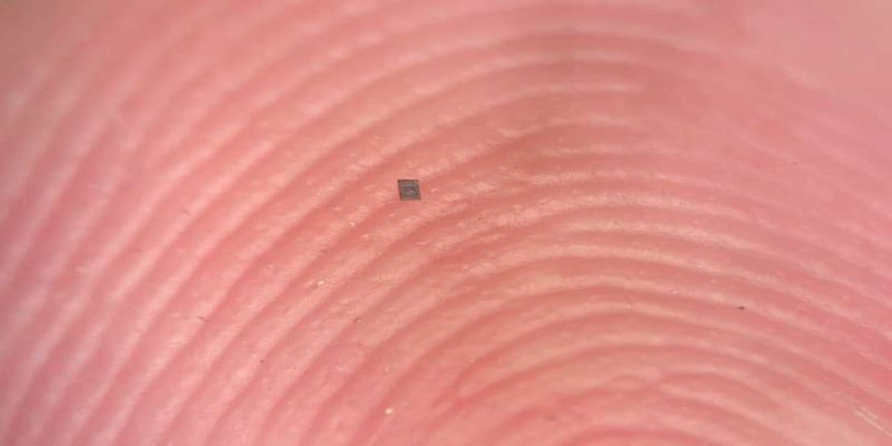 Geleceğin tıbbı başladı: Tuz tanesi boyutunda mikro robotlar geliyor!