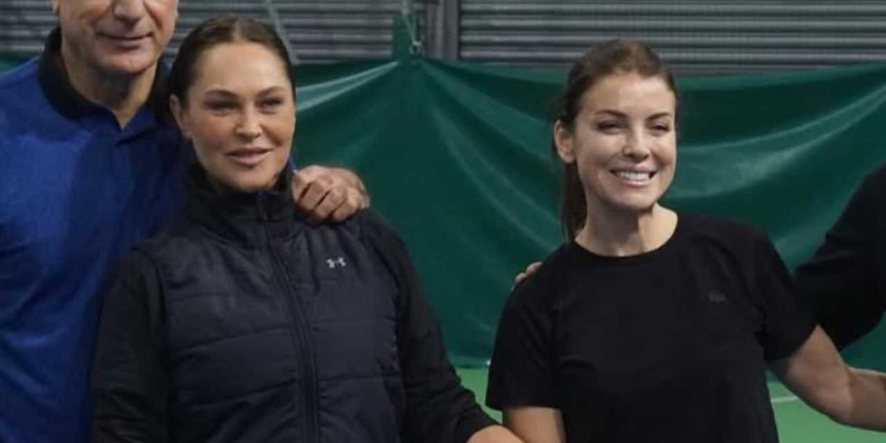 Hülya Avşar'ın rakibi Özge Özberk oldu