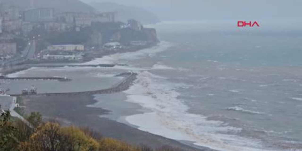 Zonguldak'ta deniz taştı!