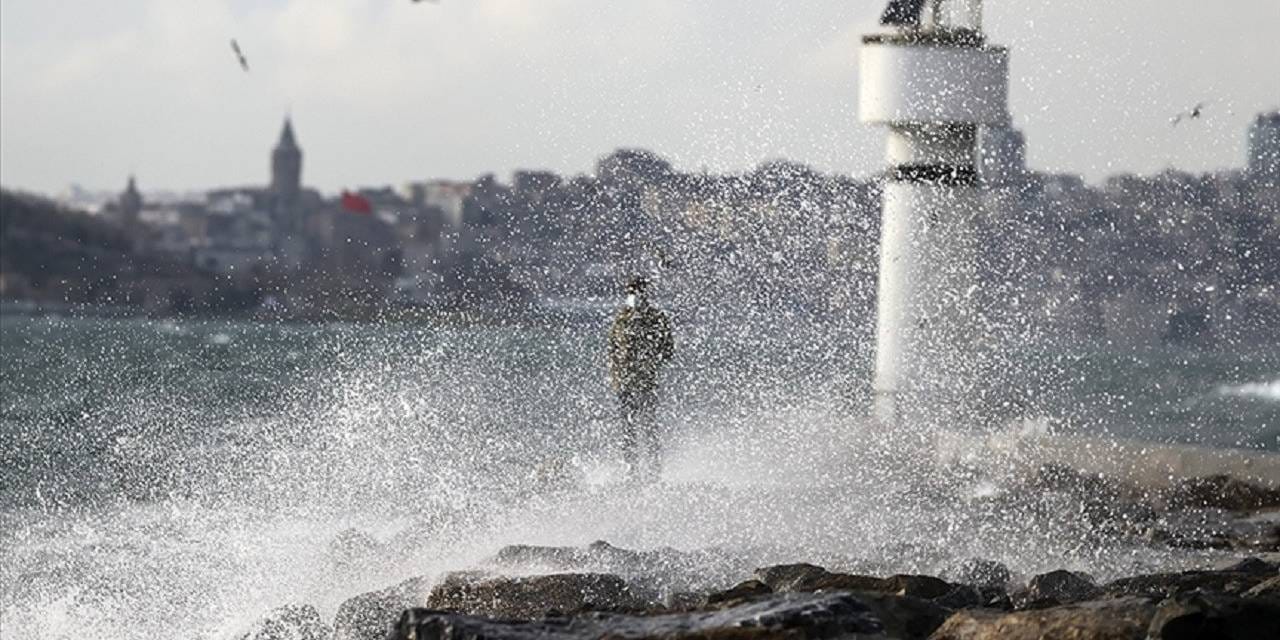 İstanbul Valiliğinden fırtına uyarısı!