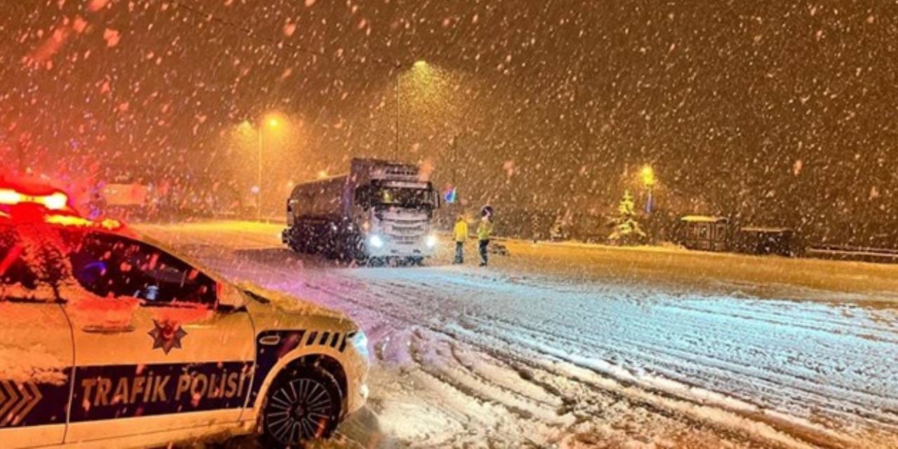 Bir yol daha kar nedeniyle ulaşıma kapandı!