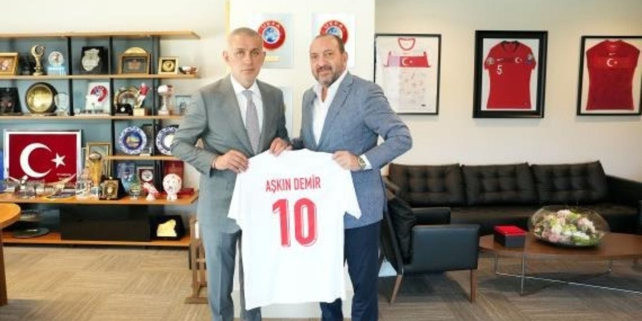 Süpriz bir kararla başkanlığa veda edeceğini açıkladı