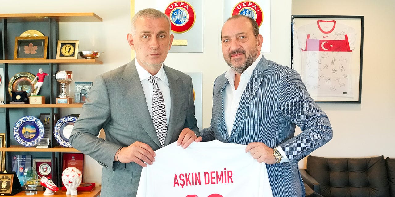 Sürpriz bir kararla başkanlığa veda edeceğini açıkladı