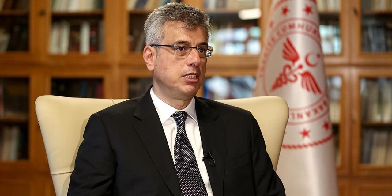 Bakan Memişoğlu 'Atatürk portresi' sorusundan kaçtı