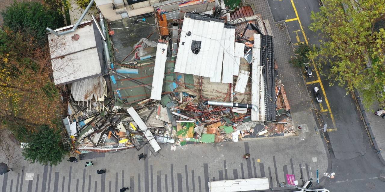 25 kişi zehirlenmişti: Daha önce 4 kez mühürlenen restoran yıkıldı