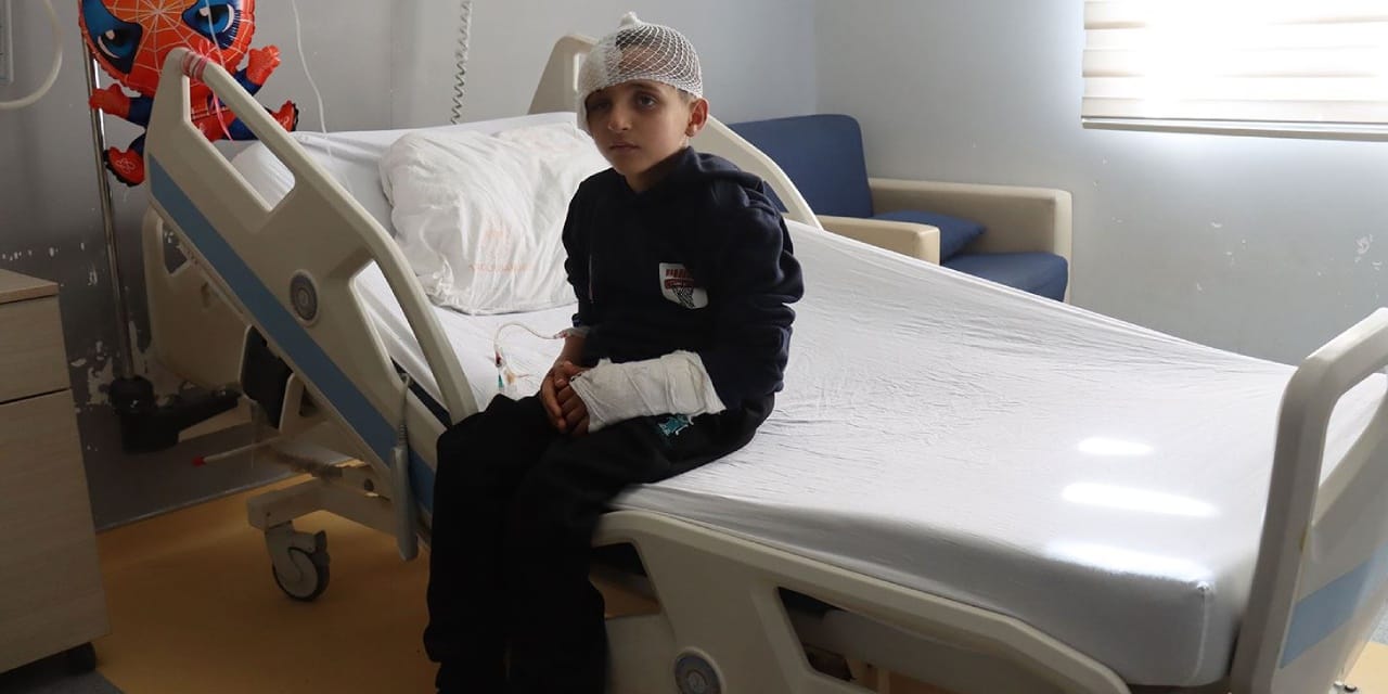 Diri diri toprağa gömülmüştü: 10 yaşındaki Amir taburcu oldu