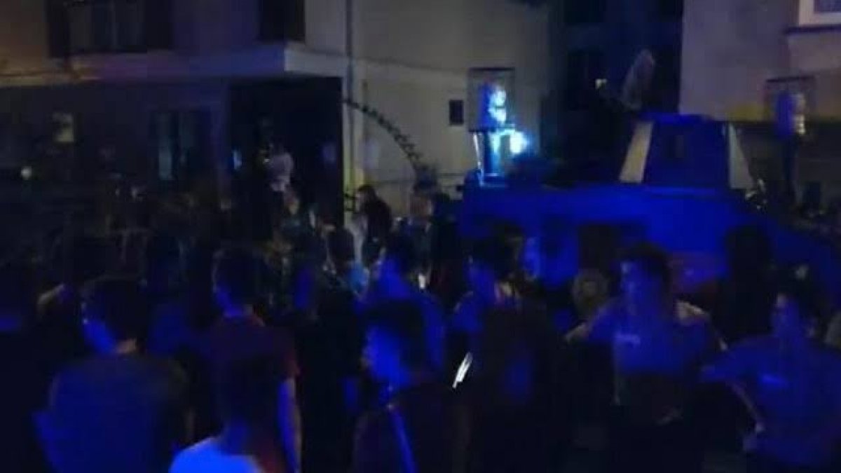 Yardım çığlığını duyan sokağa çıktı... Kartal'da taciz iddiası! 