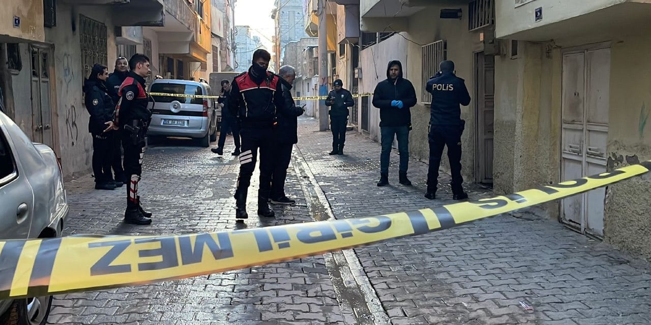 Elektrik kaynaklı yangını suyla söndürmek istedi: Yaşlı kadın hayatını kaybetti