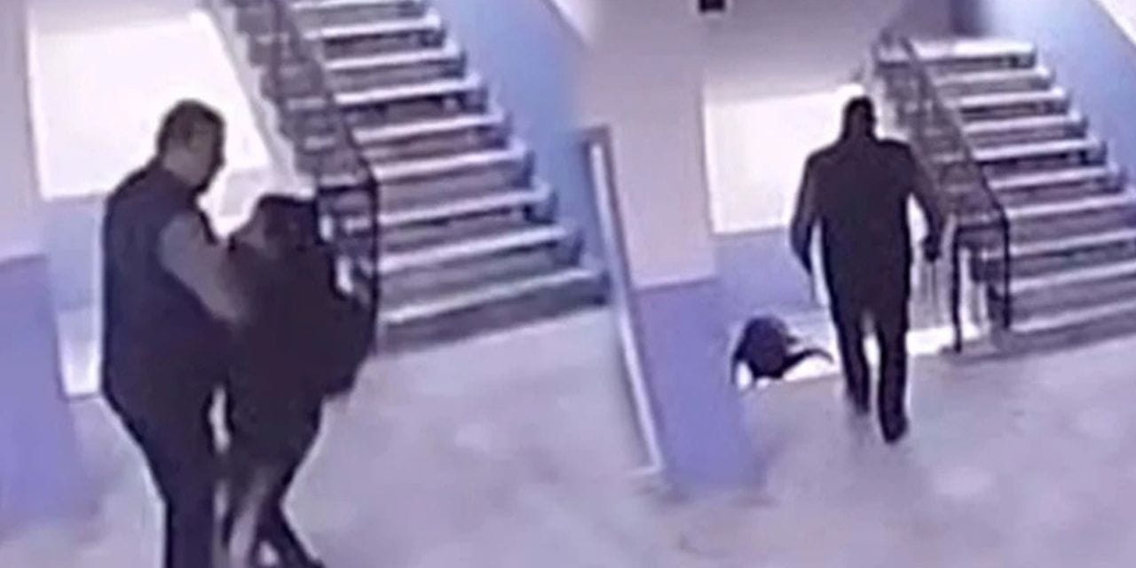 Otizmli öğrenciyi merdivenden iten müdür iki ayda tahliye edildi