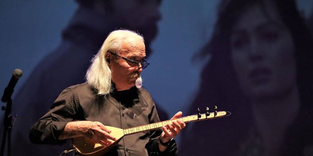 Cahit Berkay kaza geçirdi! Otomobiliyle restorana daldı