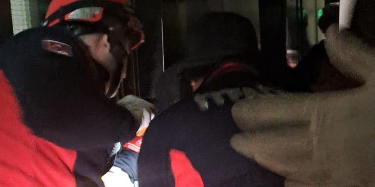 Asansörün halatı koptu! Anne ve 6 yaşındaki kızı içindeydi