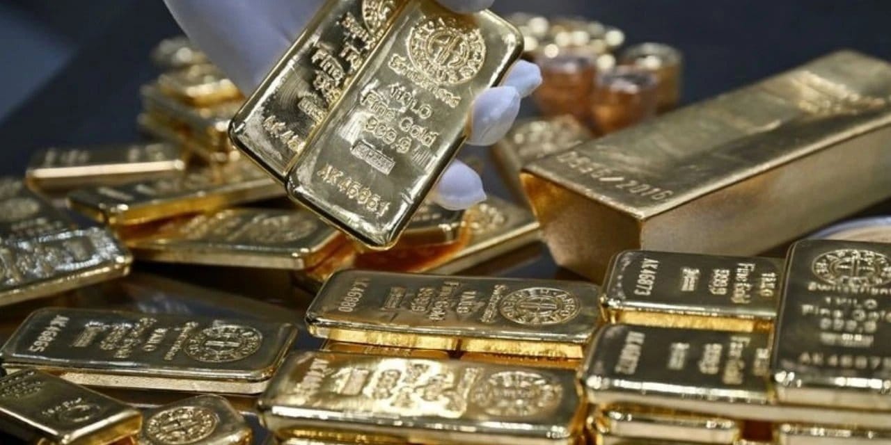 Çalıştığı bankadan 20 kilo altın çaldı