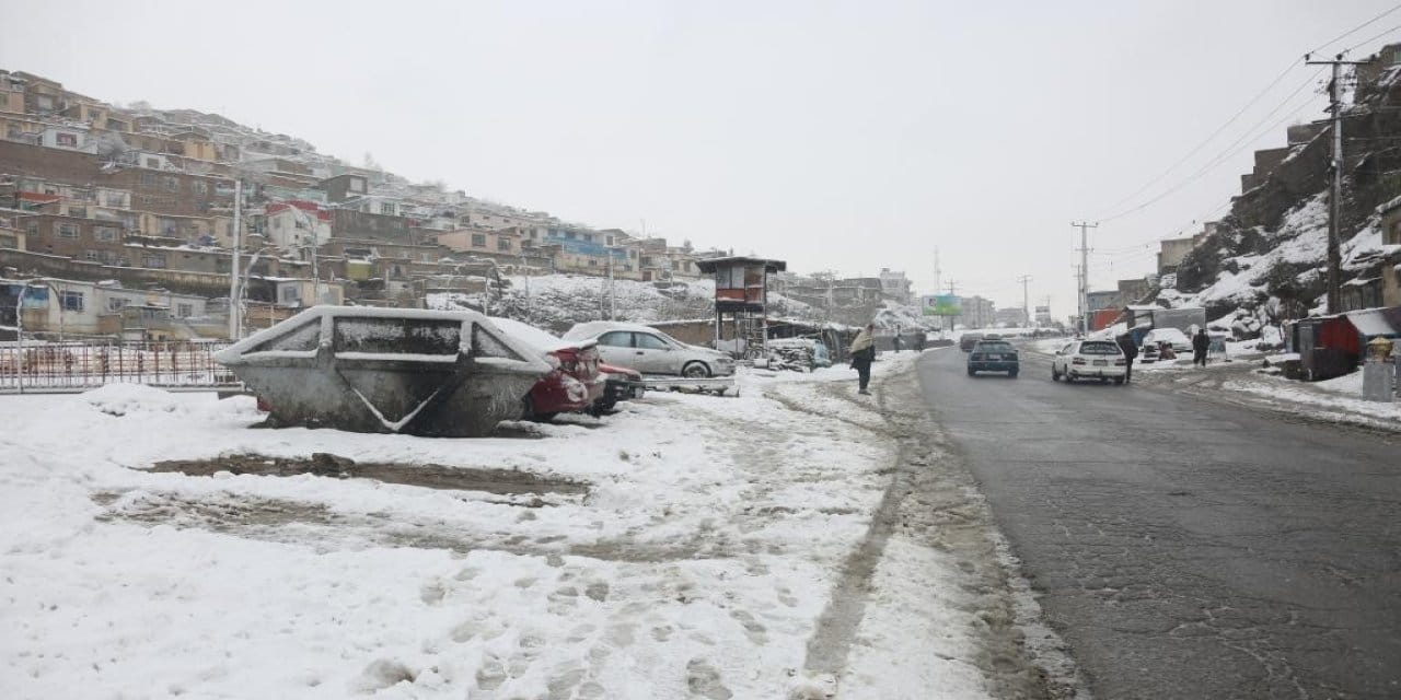 Afganistan'da kar ve selin bilançosu ağır oldu: 12 kişi hayatını kaybetti