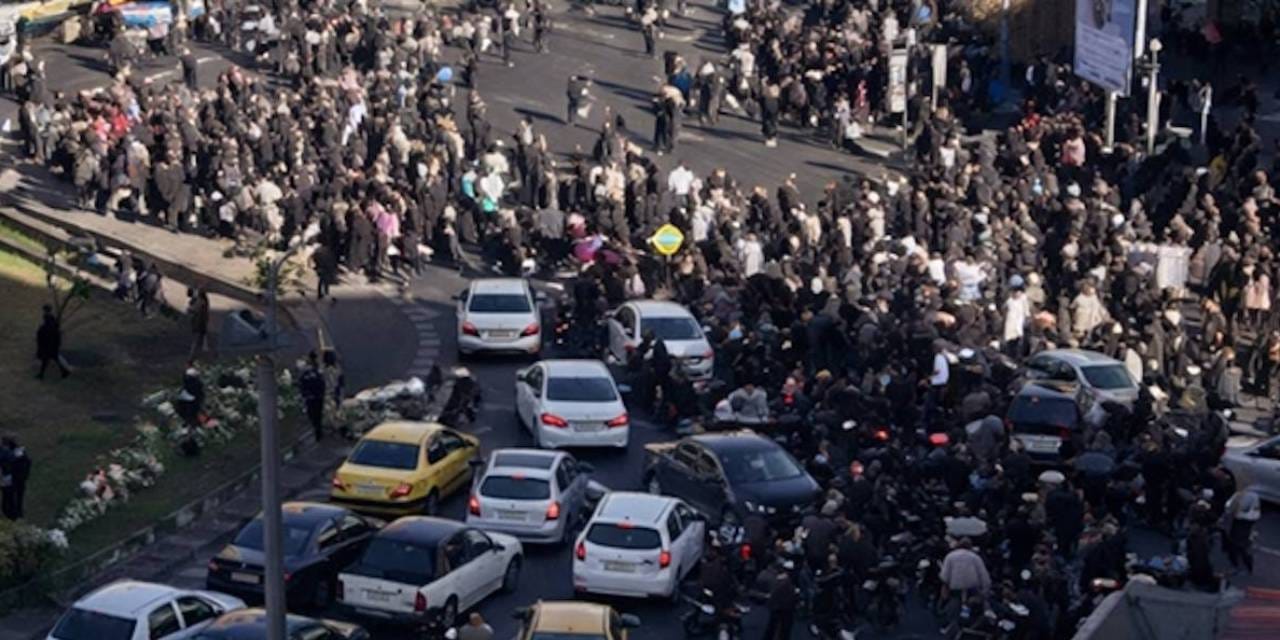 İran'da protestolar silahlı çatışmaya dönüştü: Ölü ve yaralılar var!