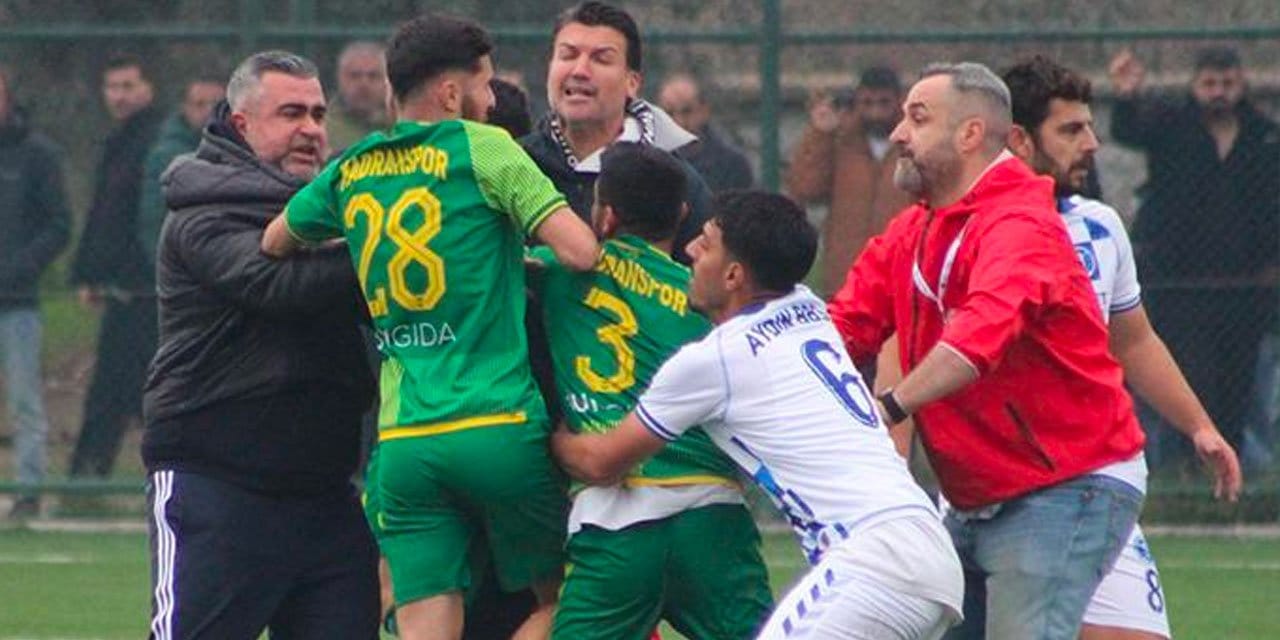 Olaylı derbiye ceza yağdı: 3 futbolcuya 9'ar maç