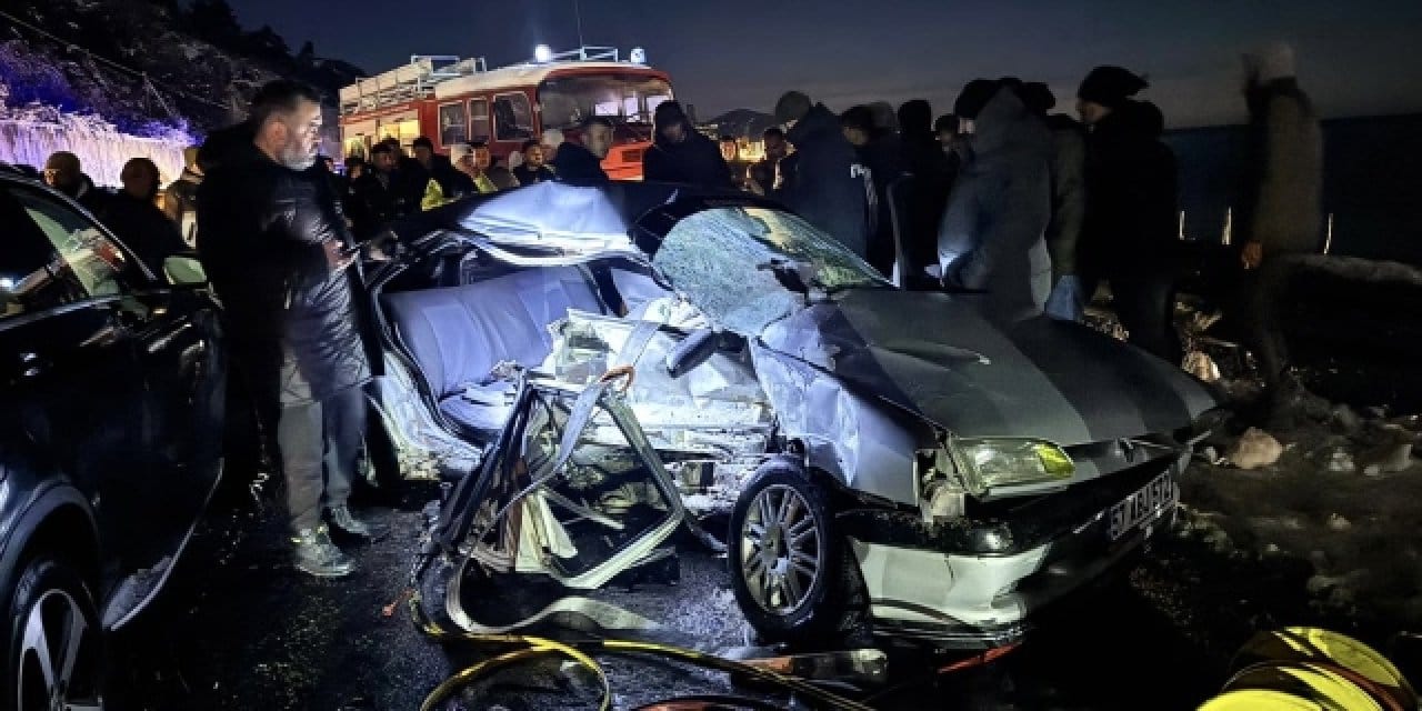 Sinop’ta otomobiller çarpıştı: 2 ölü 6 yaralı