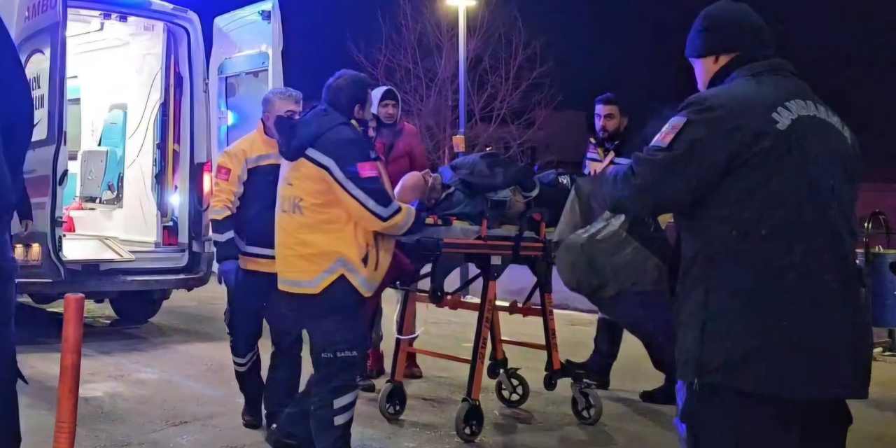 Ruhsatsız tabancasıyla kendisini vurdu: Hastanelik oldu