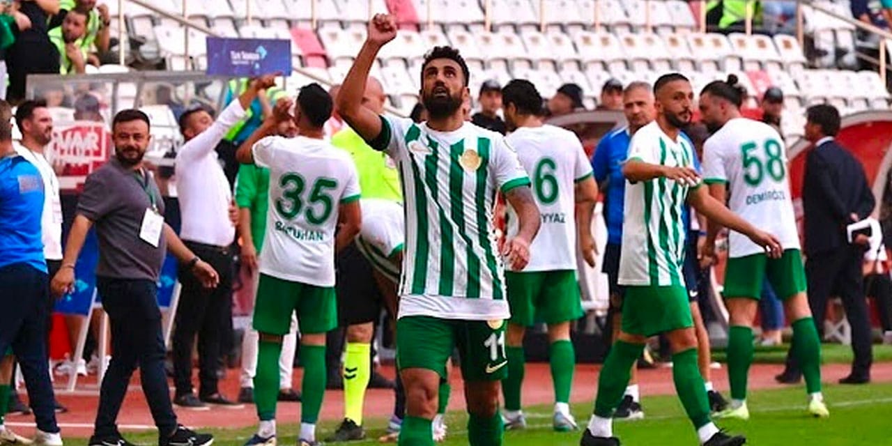 Aliağa'ya imza attı son anda fikir değiştirip Batman Petrolspor'a gitti