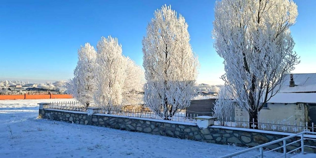 Sıfırın altında 39,7 derece! Türkiye'nin en soğuk ilçesinde hayat durma noktasına geldi