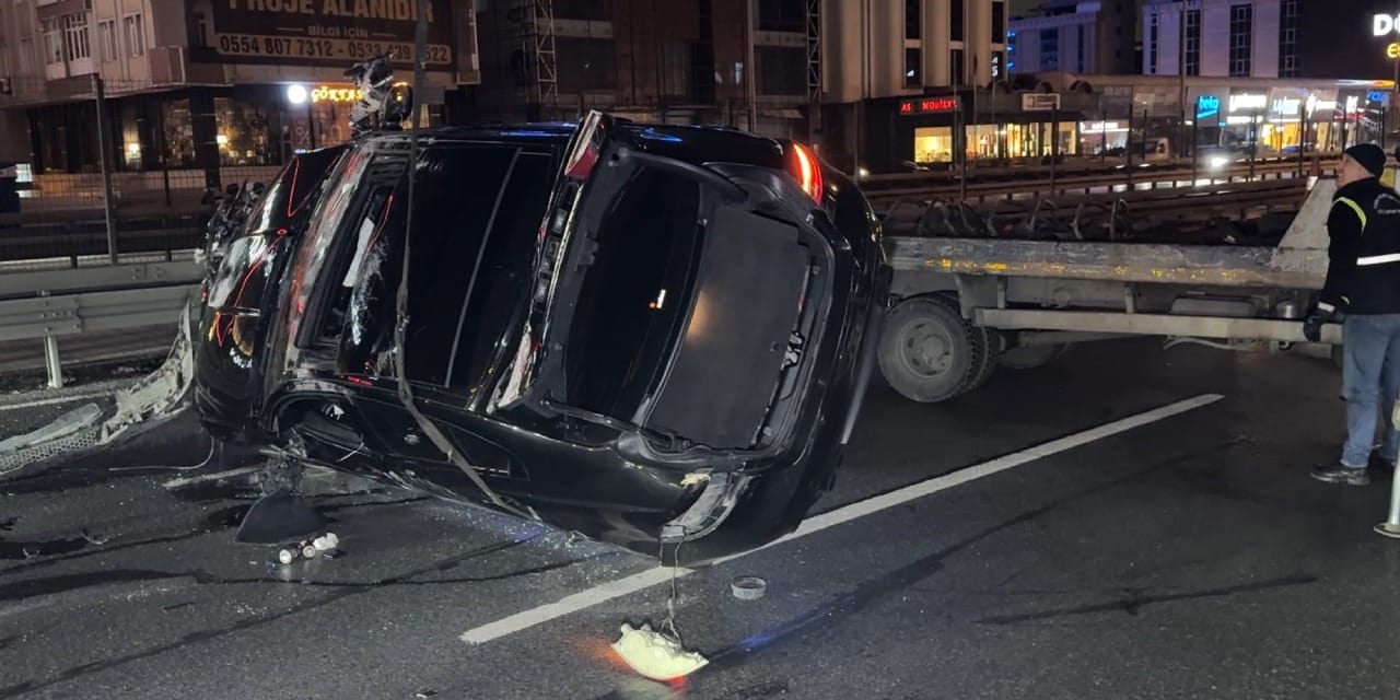 Avcılar'da feci kaza: Takla atan otomobildeki sürücü kurtarıldı