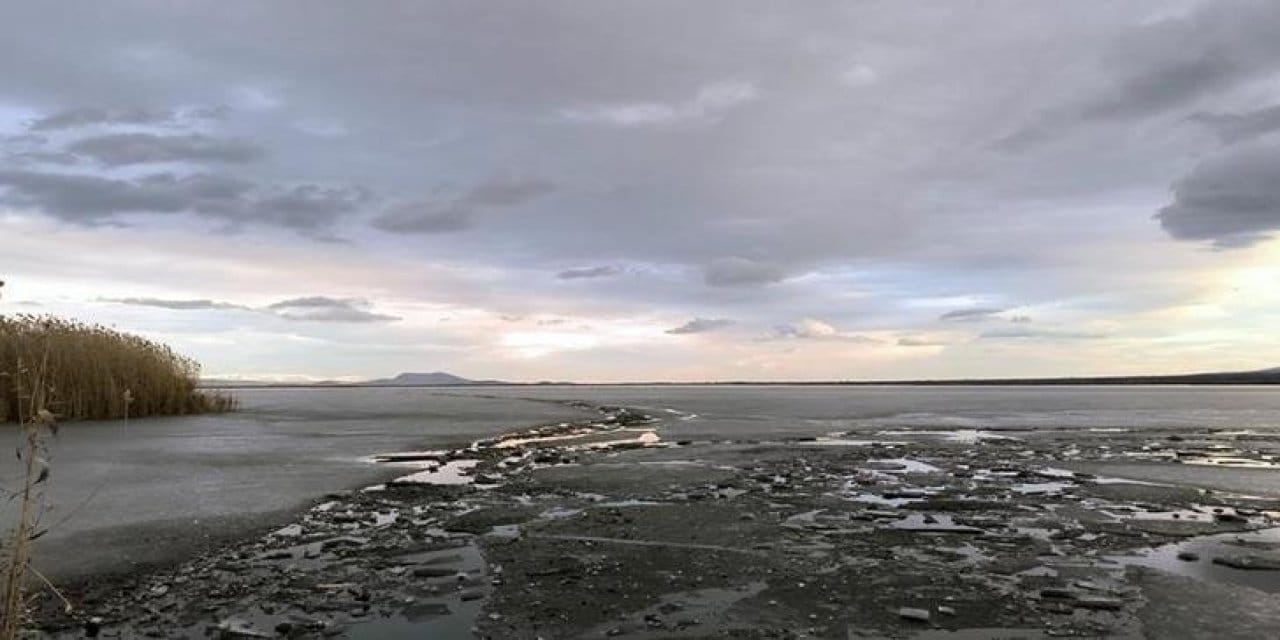 Eber Gölü dondu, hasat bıçak gibi kesildi