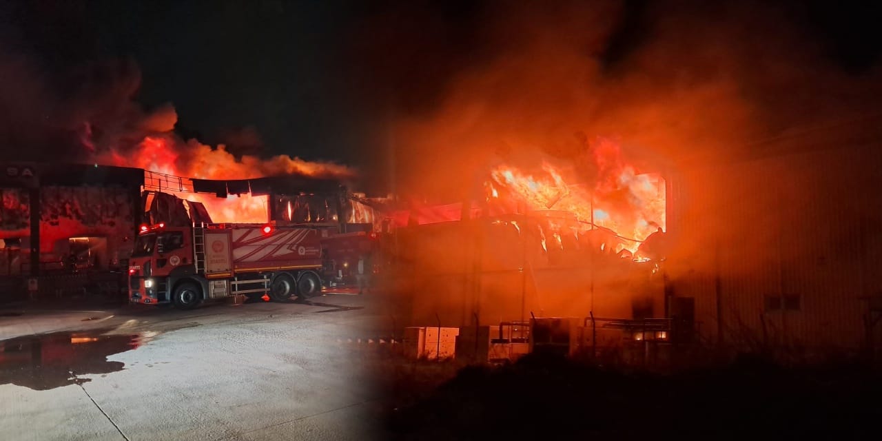 Soğuk hava deposu alev alev yandı!