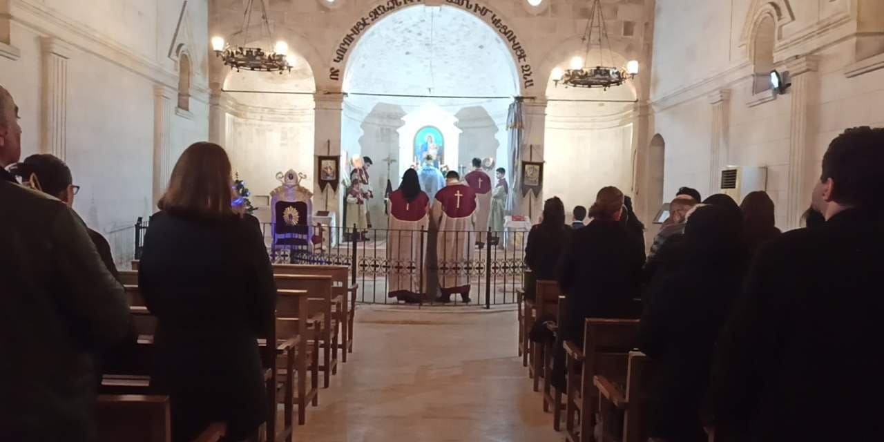 İskendur'da Noel ve Vaftiz ayini düzenlendi