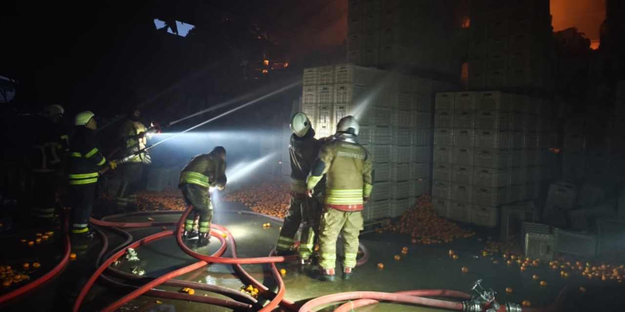 Paketleme tesisinde çıkan yangında 19 yaşındaki işçi öldü!