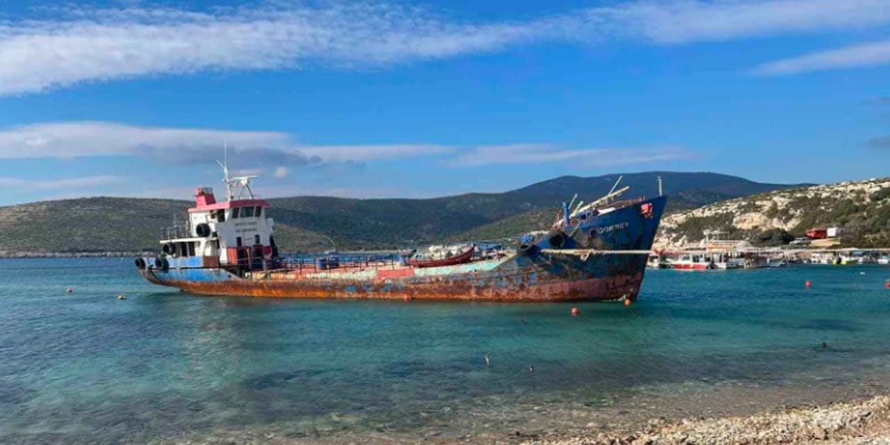 Urla’nın en güzel plajında gemiyi söktüler: 112 Acil’e yağan ihbar harekete geçirdi