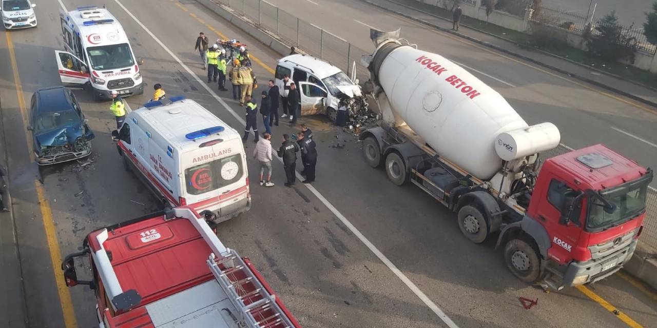 Ankara'da yoğun sis kazalara neden oldu: 5 yaralı