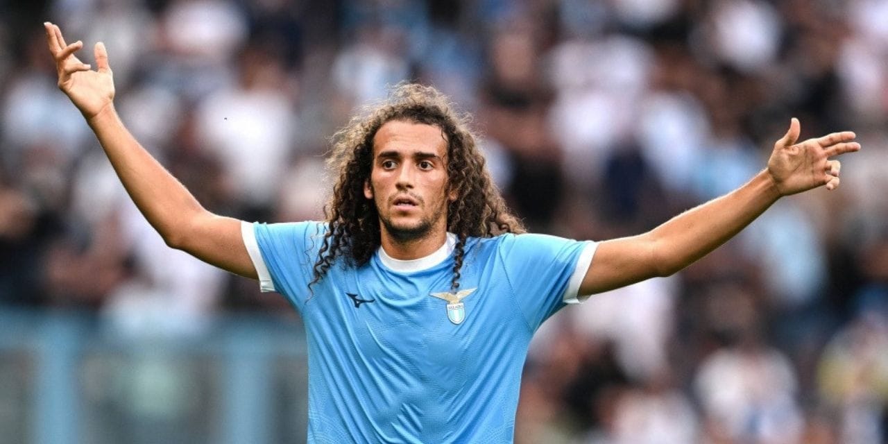 Takım arkadaşlarıyla vedalaştı Fenerbahçe'ye geliyor