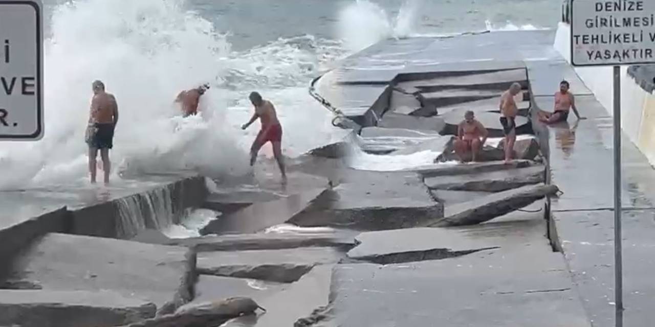 Caddebostan Sahili'nde lodos faciası: Dev dalgalar yüzücülerin bacaklarını kırdı!