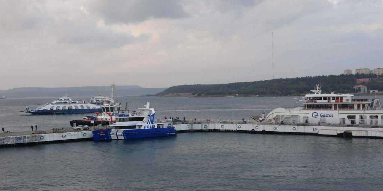 Bozcaada ve Gökçeada’ya feribot seferleri fırtına nedeniyle iptal edildi