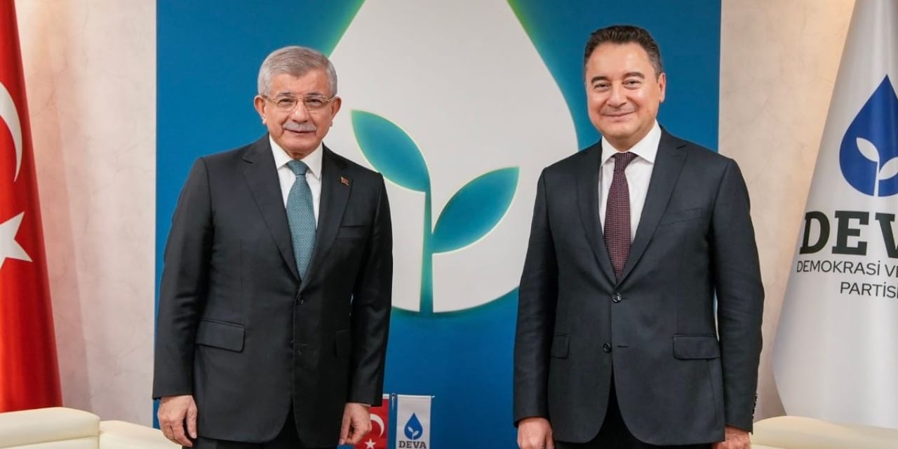 Davutoğlu'ndan DEVA Parti'li Babacan'a ziyaret